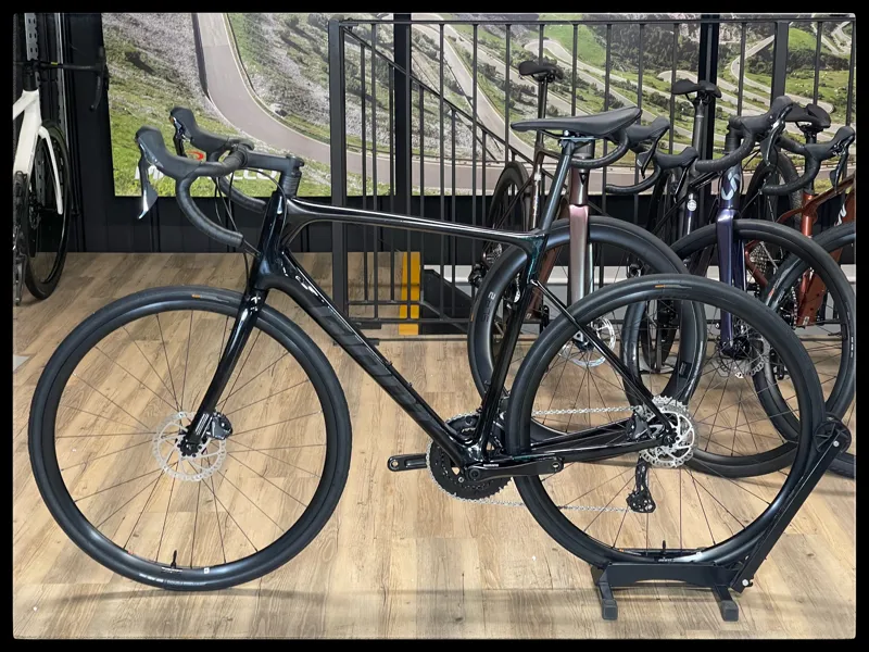 Giant Defy Advanced 1 Large Carbon/Starry Night 2022-1